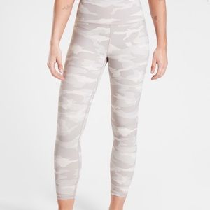 Athleta elation camo 7/8 , size small , new